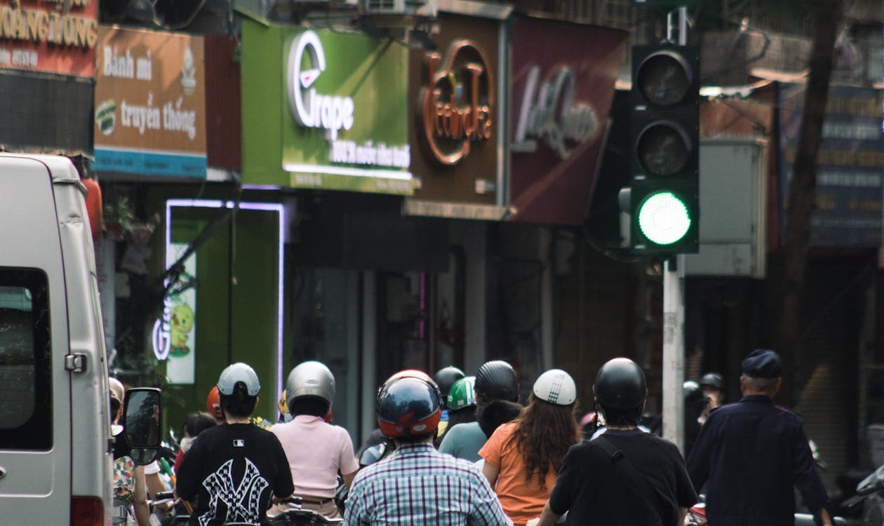 Мотобайки на улицах Ханоя — транспорт и приложения для передвижения по Вьетнаму