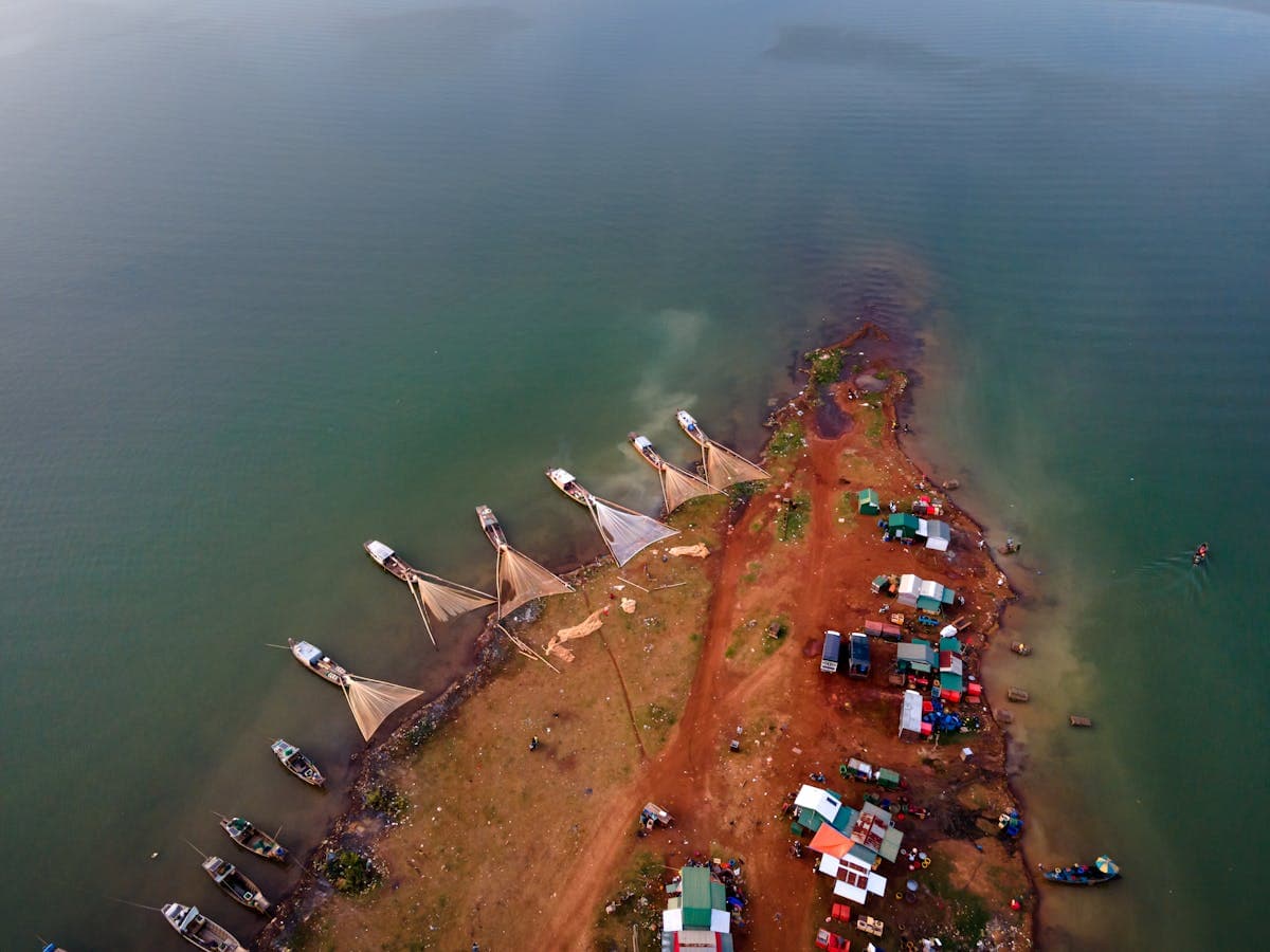 Рыбацкая деревня Муйне — круглые лодки-корзины на воде