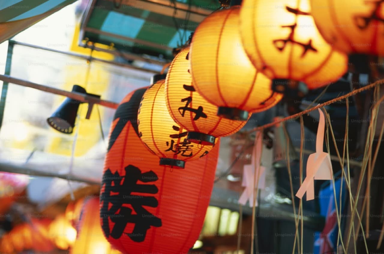 Ночной рынок Зыонг Донг на Фукуоке с морепродуктами на гриле