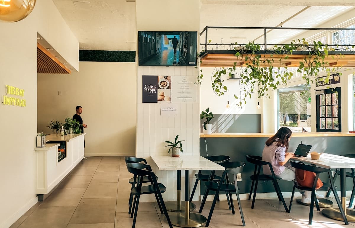 Вьетнамское кафе с латте-артом — атмосфера коворкинга для фрилансеров