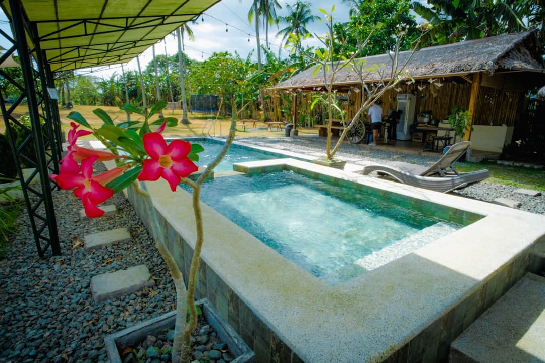 Бунгало с бассейном в тропическом саду четырёхзвёздочного отеля Муйне