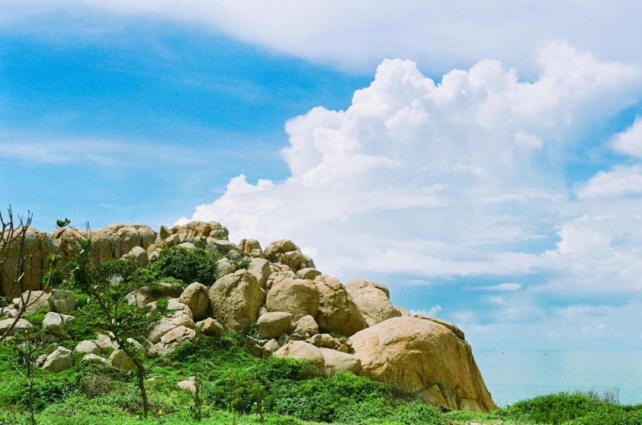 Тропический шторм над побережьем Вьетнама — сезон тайфунов